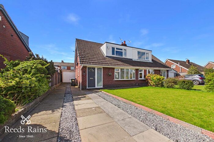 3 Bedroom Semi Detached House For Sale In Hawkshead Avenue, Euxton, Chorley, Lancashire, PR7
