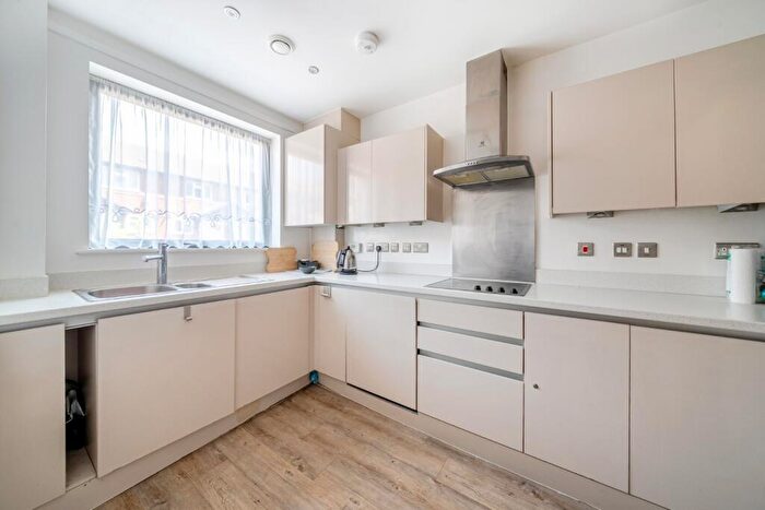 2 Bedroom Maisonette For Sale In Rotherhithe Street, Rotherhithe, London, SE16