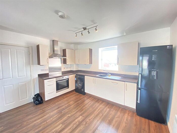 2 Bedroom Flat To Rent In Akron Drive, Wolverhampton, WV10