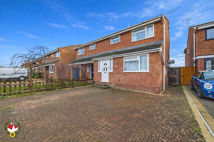 3 Bedroom Semi Detached House For Sale In Tirlebank Way, Tewkesbury, GL20