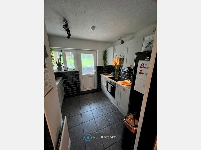 2 Bedroom Flat To Rent In Amethyst Road, Cardiff, CF5