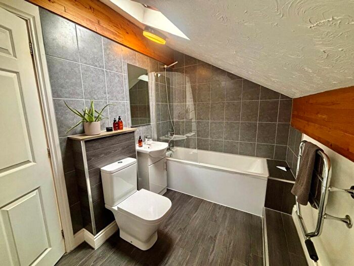 2 Bedroom Apartment For Sale In Cox Street, Jewellery Quarter, Birmingham, B3 - Photo 4