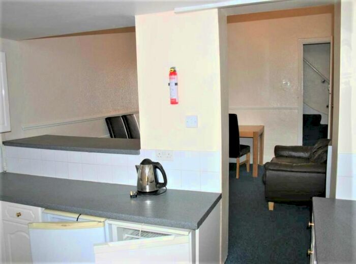 4 Bedroom Semi-Detached House To Rent In Alton Road, Selly Oak, Birmingham, B29