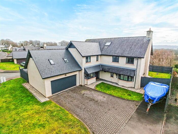 4 Bedroom Detached House For Sale In Careg Llwyd, Bridgend County Borough, CF31