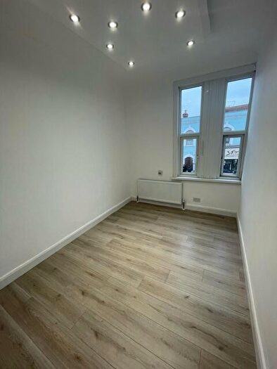 1 Bedroom Flat To Rent In Lea Bridge Road, London, E10