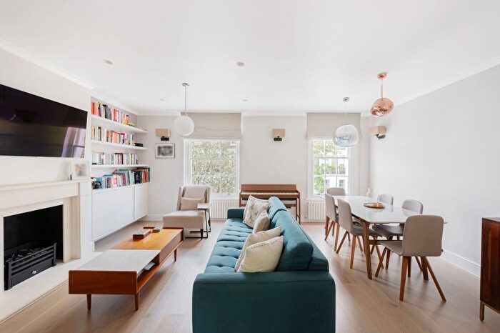 2 Bedroom Flat For Sale In Monmouth Road, London, W2