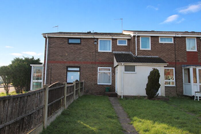 2 Bedroom Town House To Rent In Quantock Road, Long Eaton, Nottingham, NG10