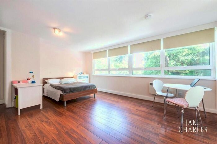 Studio To Rent In Hornsey Lane, London, N6