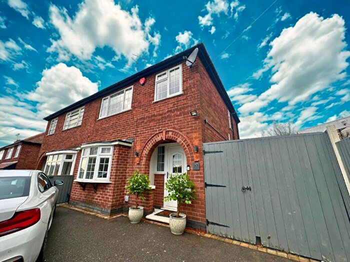 3 Bedroom Semi-Detached House For Sale In Pinfold Road, Nottingham, NG16
