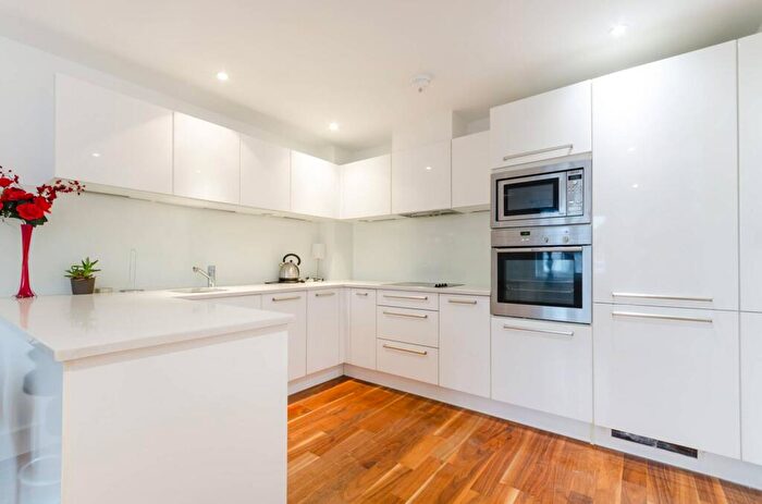 2 Bedroom Flat To Rent In Ewell Road, Surbiton, KT6