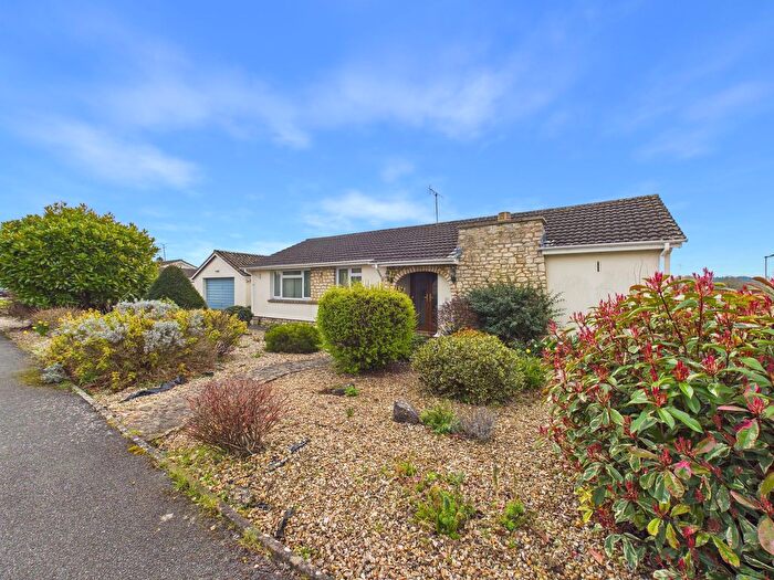 3 Bedroom Bungalow For Sale In Wansdyke Drive, Calne, SN11