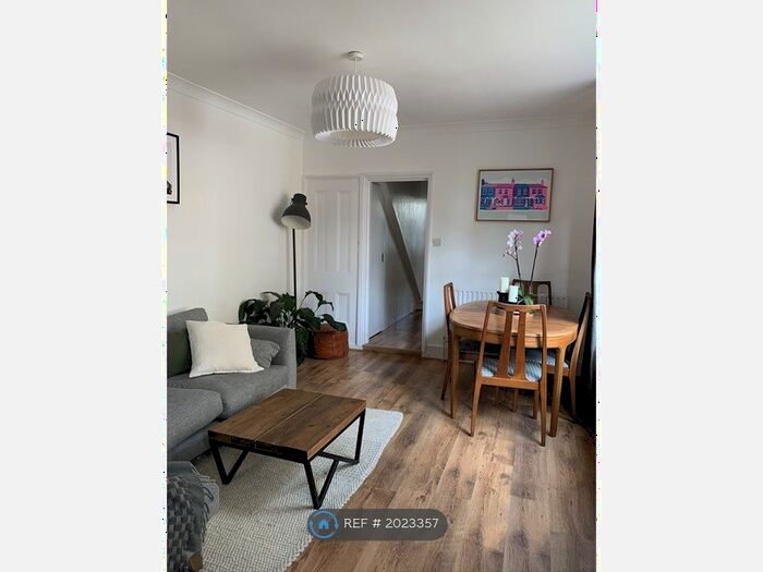 2 Bedroom Flat To Rent In South Ealing, London, W5