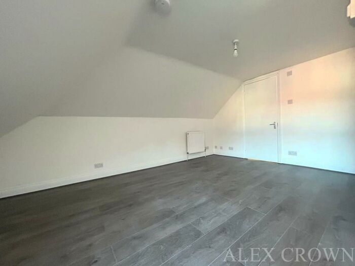 Studio To Rent In West Green Road, Harringay, N15
