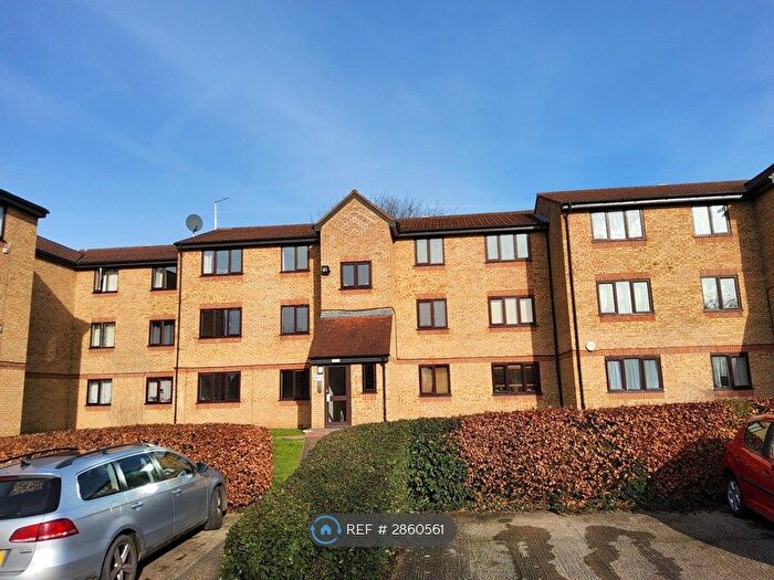 1 Bedroom Flat To Rent In Walpole Road, Slough, SL1