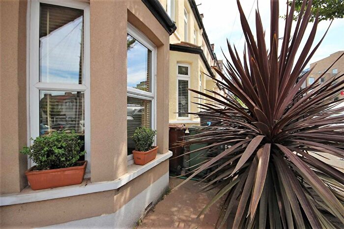 3 Bedroom Terraced House For Sale In Clifford Road, Walthamstow, E17