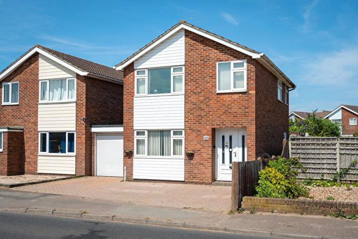 3 Bedroom Semi-Detached House For Sale In Mill Road, Colchester, CO4