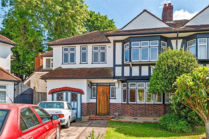 5 Bedroom Semi Detached House For Sale In The Mead, Beckenham, BR3