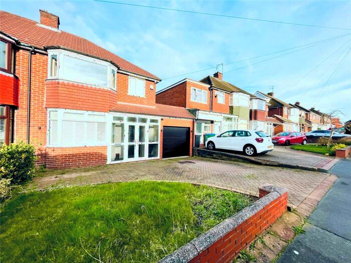 Houses for sale in The Constables, Oldbury, B68