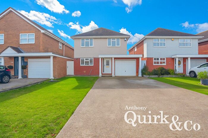 4 Bedroom Detached House For Sale In Ruskoi Road, Canvey Island, SS8