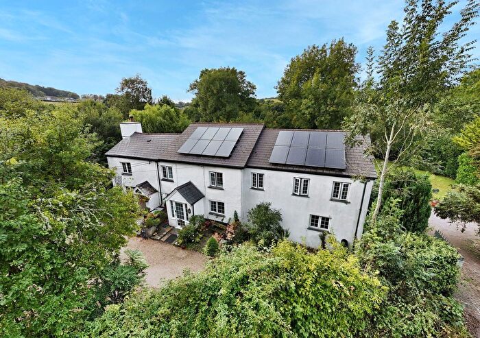 4 Bedroom Semi-detached House For Sale In Leat Road, Lifton, PL16