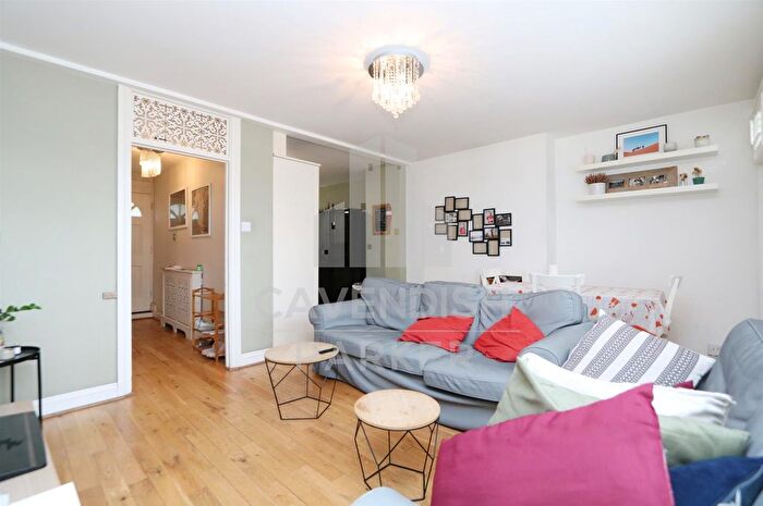 3 Bedroom Flat To Rent In Twyford Street, Caledonian Road, London, N1