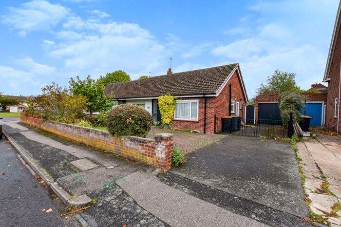 2 Bedroom Bungalow To Rent In Putnoe Heights, Putnoe Area, Bedford, MK41