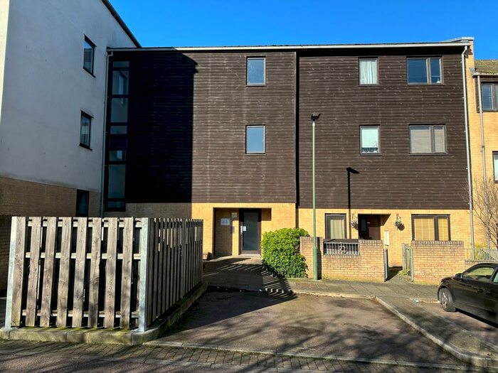 2 Bedroom Flat To Rent In Davis Way, Bexley, Sidcup, DA14