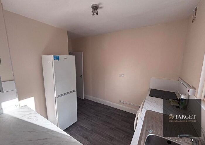 1 Bedroom Flat To Rent In High Road, London, N17