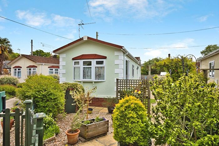 2 Bedroom Park Home For Sale In Hurst Park, Martock, Somerset, TA12