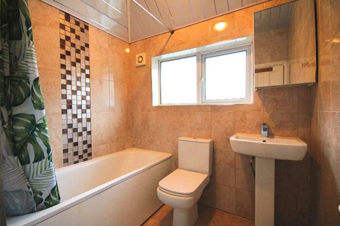 5 Bedroom Semi-Detached House To Rent In Neeld Crescent, Wembley, Middlesex, HA9