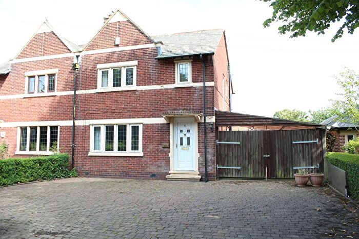 3 Bedroom Semi-detached House For Sale In Derby Road, Alfreton, Derbyshire., DE55