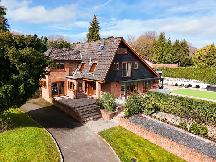 6 Bedroom Detached House For Sale In Outdowns, Effingham, KT24