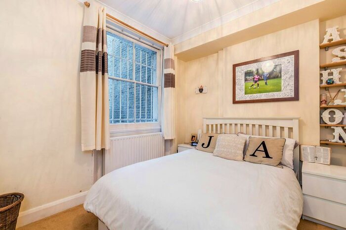 2 Bedroom Flat To Rent In Holland Road, Holland Park, London, W14