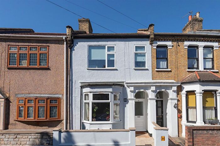 1 Bedroom Flat For Sale In Eleanor Road, Stratford, E15