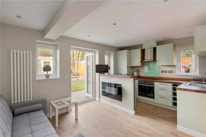 1 Bedroom Flat To Rent In Dalebury Road, London, SW17