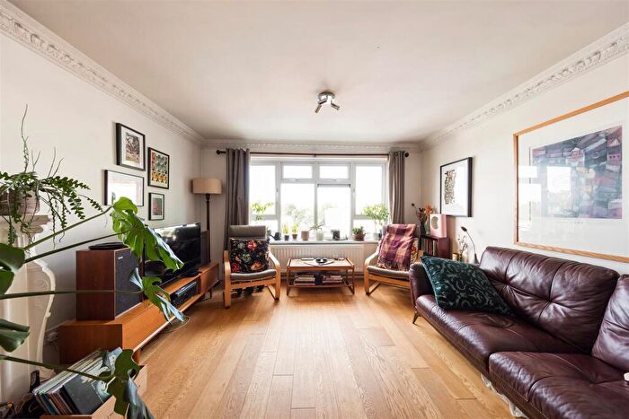2 Bedroom Flat For Sale In Tristram Close, Walthamstow, E17