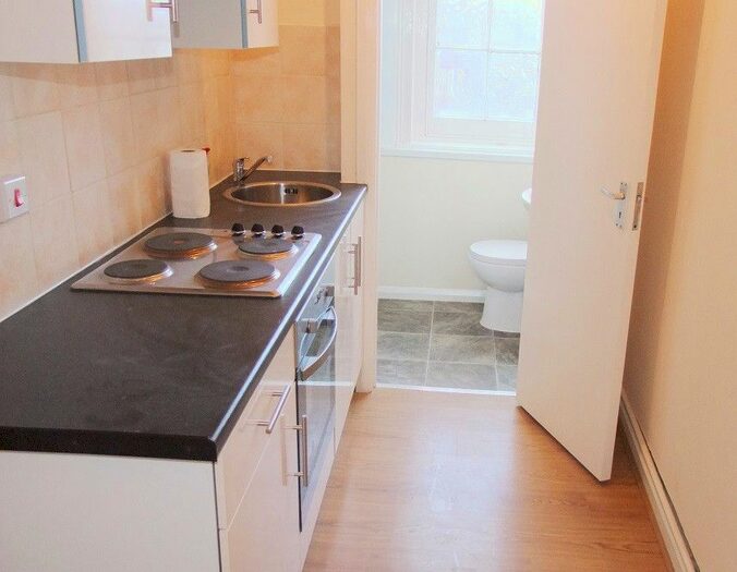 Studio To Rent In Cricklewood Lane, London, NW2
