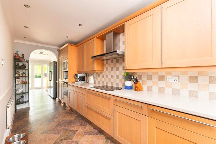 4 Bedroom Semi-Detached House For Sale In Green Street Green Road, Dartford, Kent, DA2