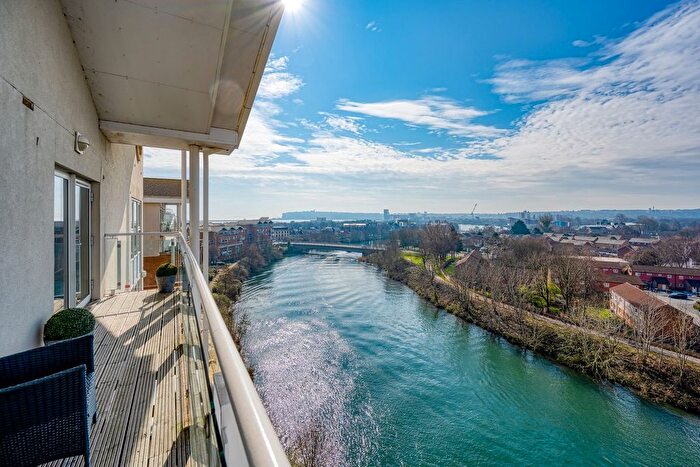 2 Bedroom Flat To Rent In Chandlery Way, Century Wharf, Cardiff, CF10