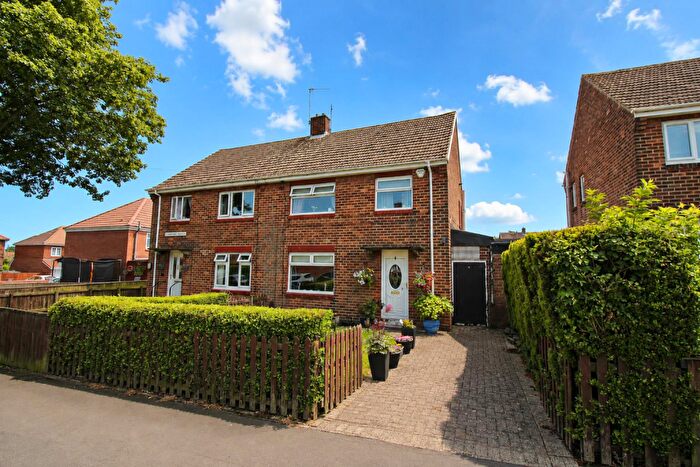 3 Bedroom Semi-Detached House For Sale In Cambridge Avenue, Donwell, Washington, NE37