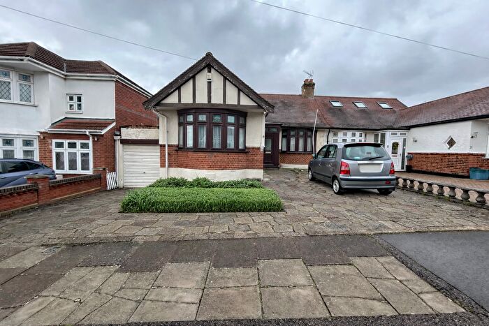 3 Bedroom Bungalow For Sale In Redbridge, IG4
