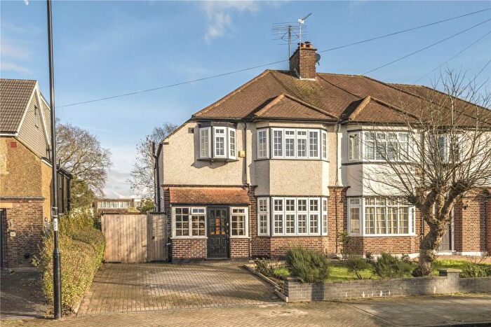 4 Bedroom Semi-Detached House For Sale In Woodyates Road, London, SE12