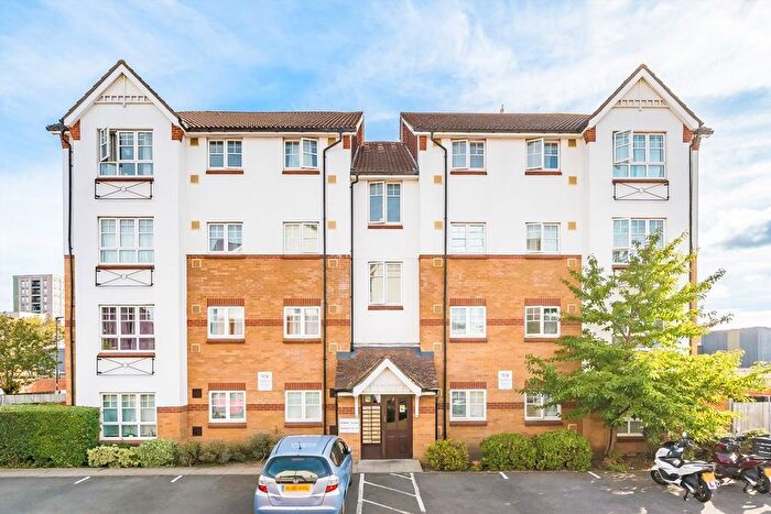 2 Bedroom Flat For Sale In Perkin Close, Hounslow, TW3
