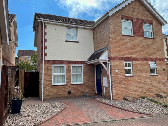 3 Bedroom Semi-Detached House To Rent In Mill Park Drive, Braintree, Essex, CM7