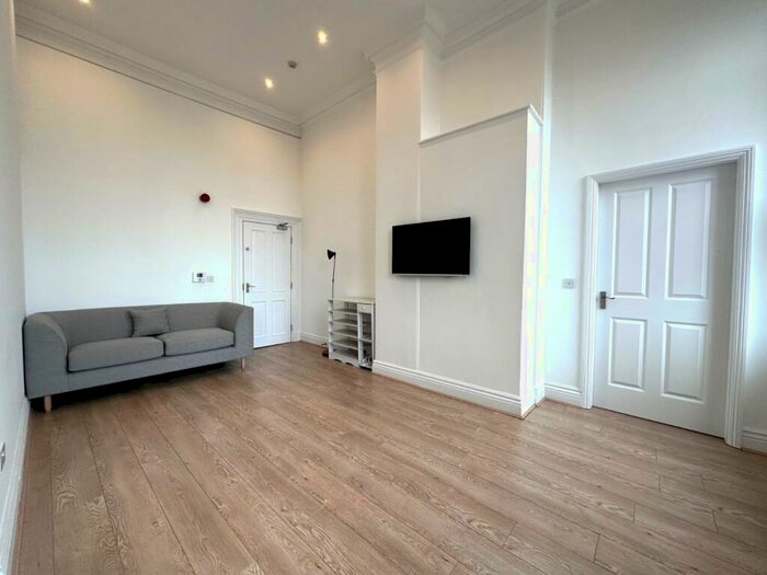 1 Bedroom Flat To Rent In New Briggate, Leeds, West Yorkshire, Uk, LS1