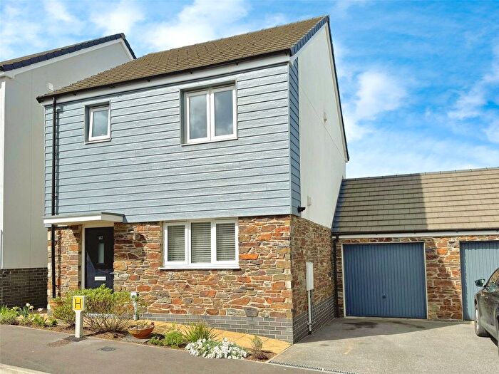3 Bedroom Link Detached House For Sale In Long Croft Crescent, Hayle, Cornwall, TR27