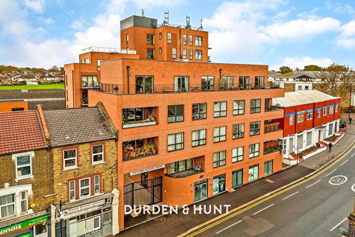 3 Bedroom Apartment For Sale In Wood Street, Walthamstow, E17