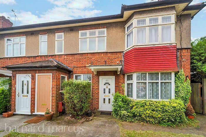 2 Bedroom Flat To Rent In Oakleigh Road North, Whetstone, London, N20