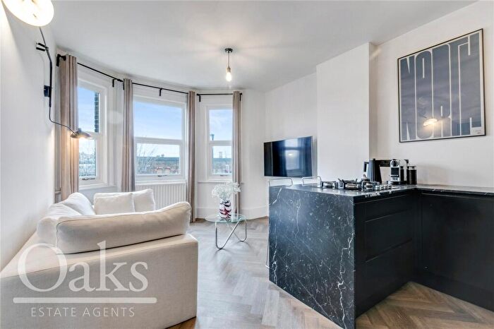 2 Bedroom Apartment For Sale In Avenue Park Road, West Norwood, SE27