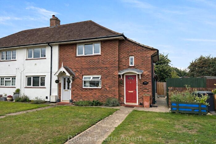 2 Bedroom Flat For Sale In St Nicholas Avenue, Rowner, PO13